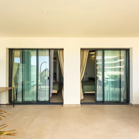 New Atlantic Homes Heated Pool - Апартаменти Адехе
