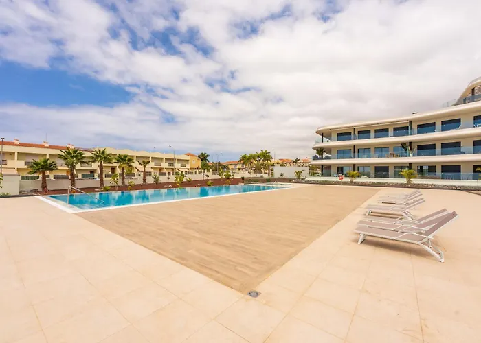 New Atlantic Homes Heated Pool - Апартаменты Адехе