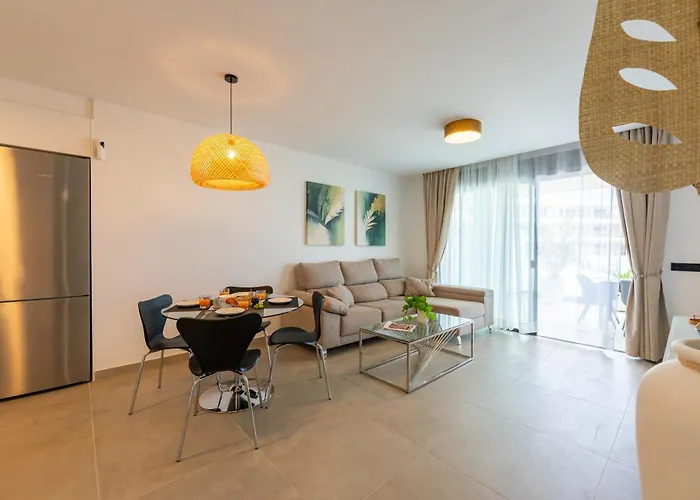 New Atlantic Homes Heated Pool - Апартаменти Адехе