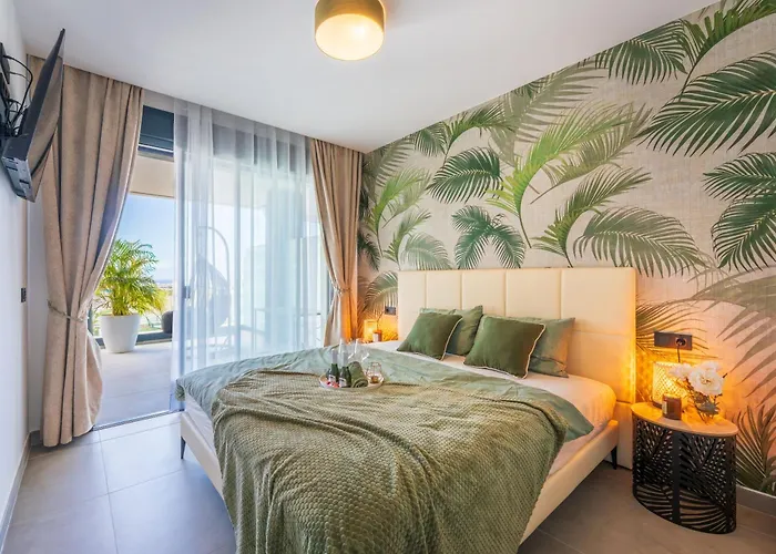 New Atlantic Homes Heated Pool - * Адехе