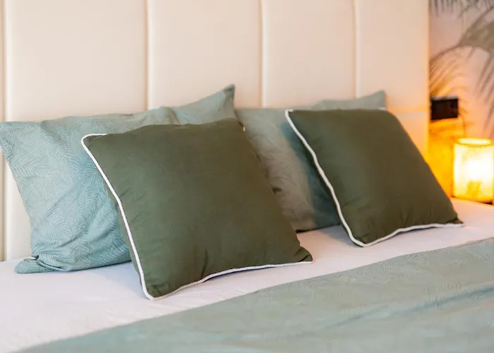 New Atlantic Homes Heated Pool - Адехе